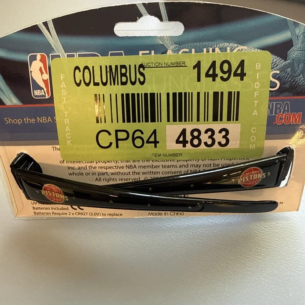 1 Pair NWT NBA Detroit Pistons Sunglasses  UV 400 BASKETBALL Not flashing lights